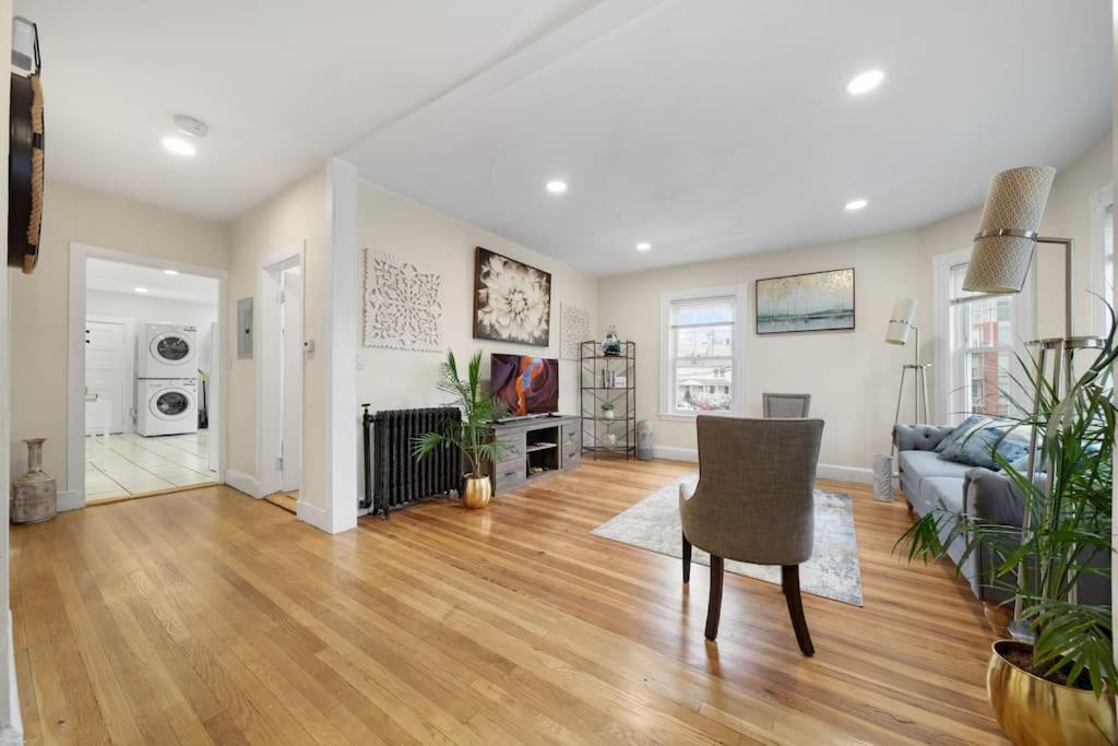 5Br 2Bh Bright & Spacious Apt In Brighton Boston Pokój zdjęcie